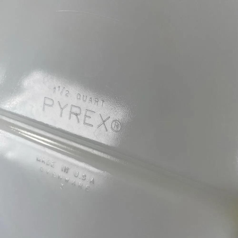 Vintage Pyrex 1 - 1/2 Qt. Divided Oval Dish, Yellow & White Ovenware made in USA